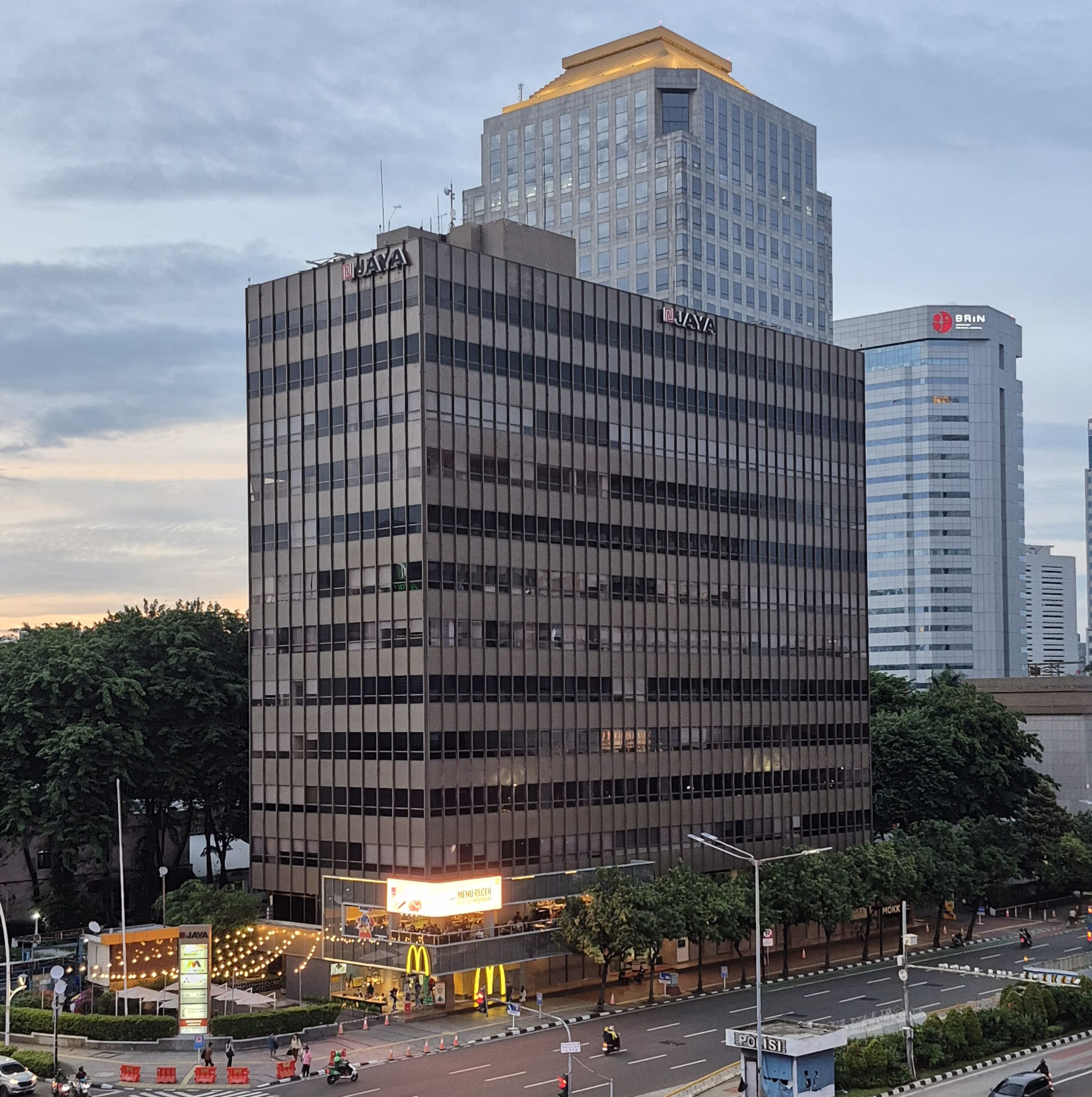 Gedung_Jaya_di_Jalan_M.H._Thamrin_(Desember_2024)